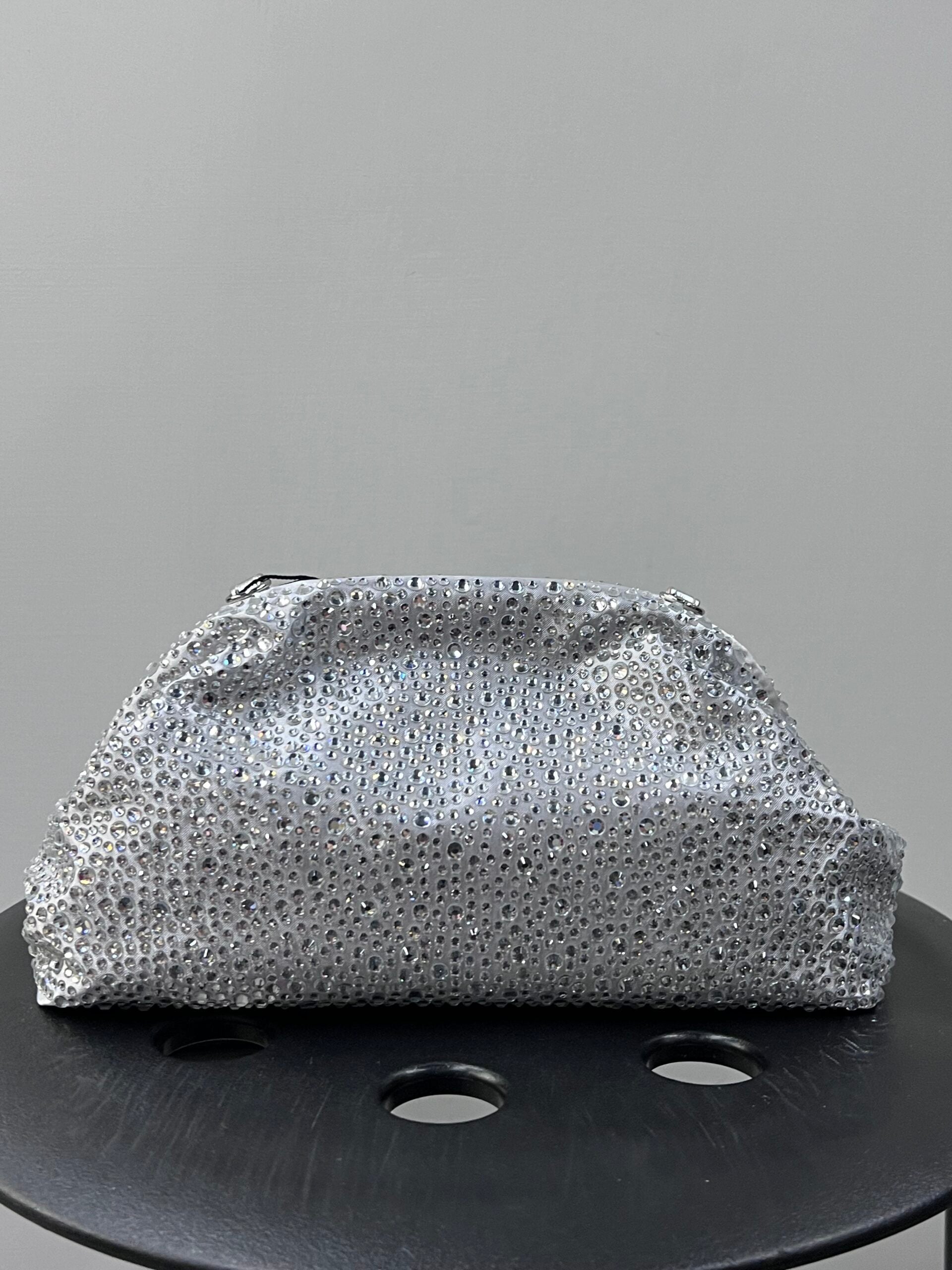 CLUTCH LA CARRIE SILVER CON STRASS.