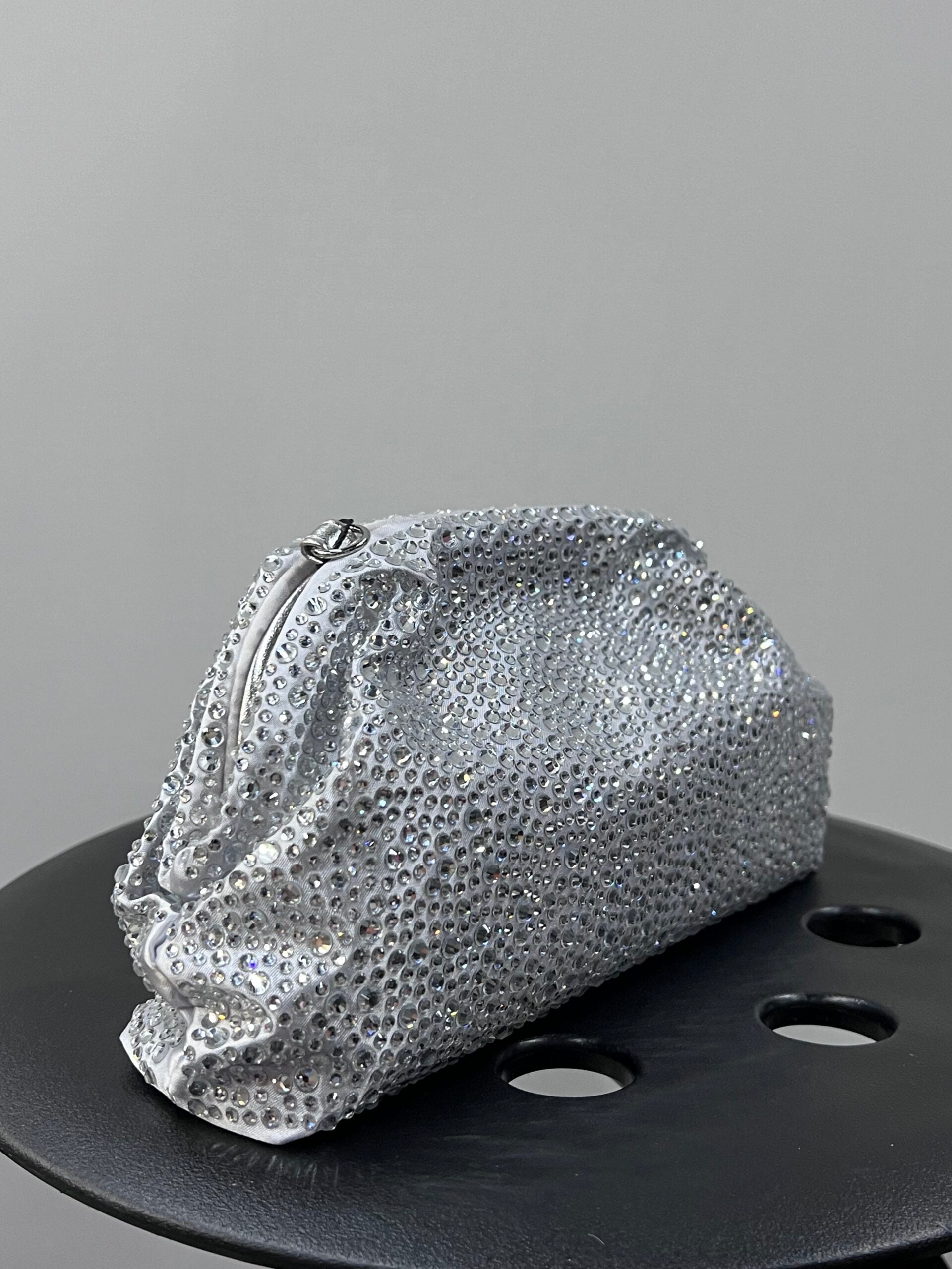 CLUTCH LA CARRIE SILVER CON STRASS.