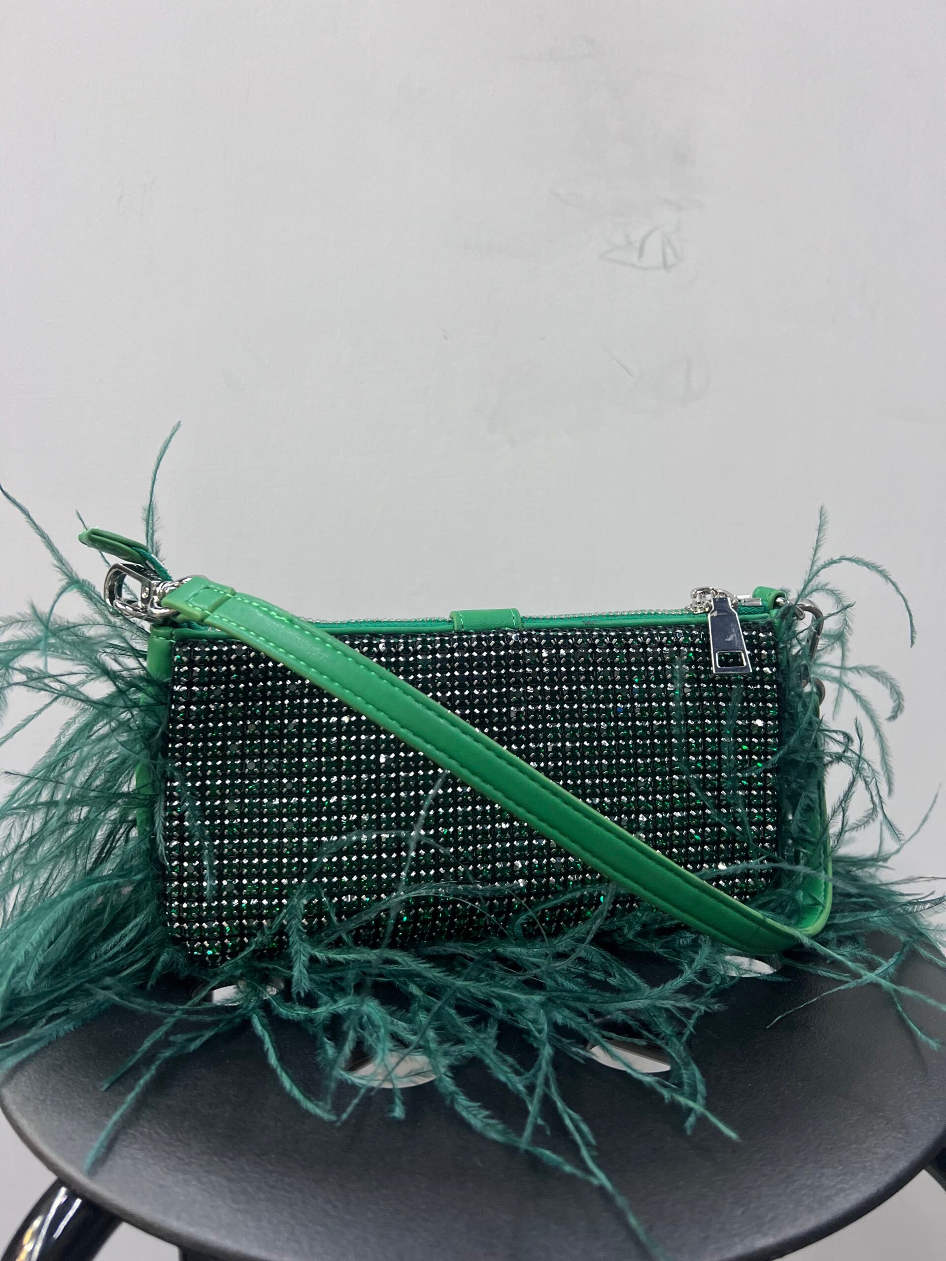 POCHETTE LA CARRIE VERDE SMERALDO IN STRASS